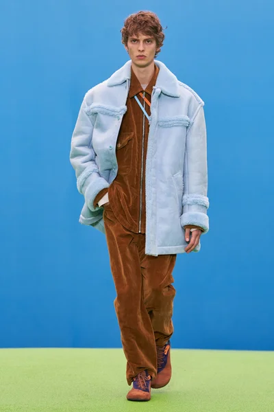 Look 43